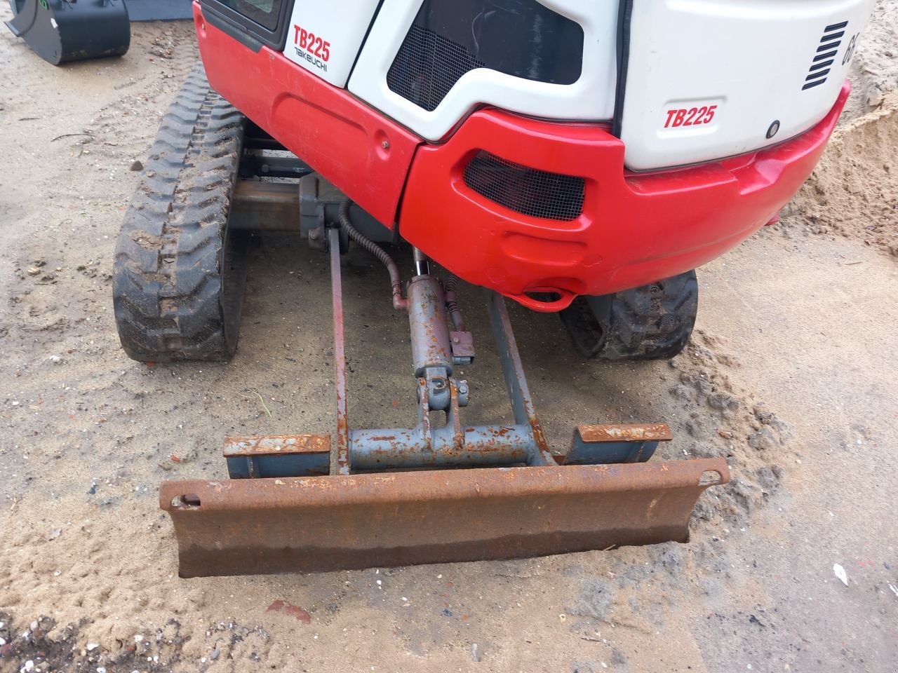 Minibagger du type Takeuchi 225, Gebrauchtmaschine en Barneveld (Photo 9)