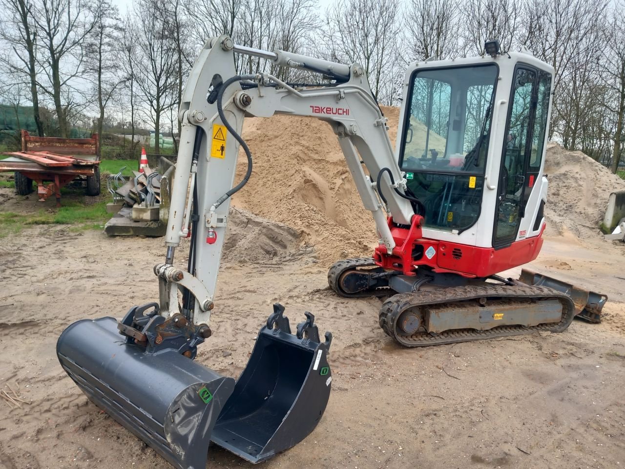 Minibagger Türe ait Takeuchi 225, Gebrauchtmaschine içinde Barneveld (resim 4)