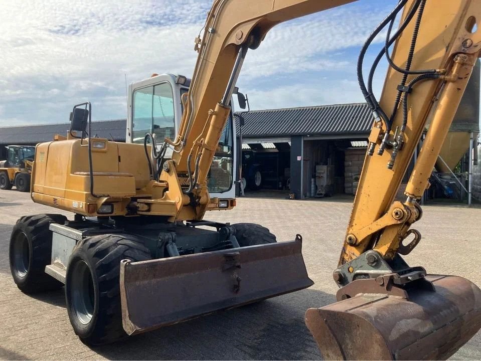 Minibagger van het type Takeuchi TB 070 W Bandenkraan, Gebrauchtmaschine in Lunteren (Foto 3)