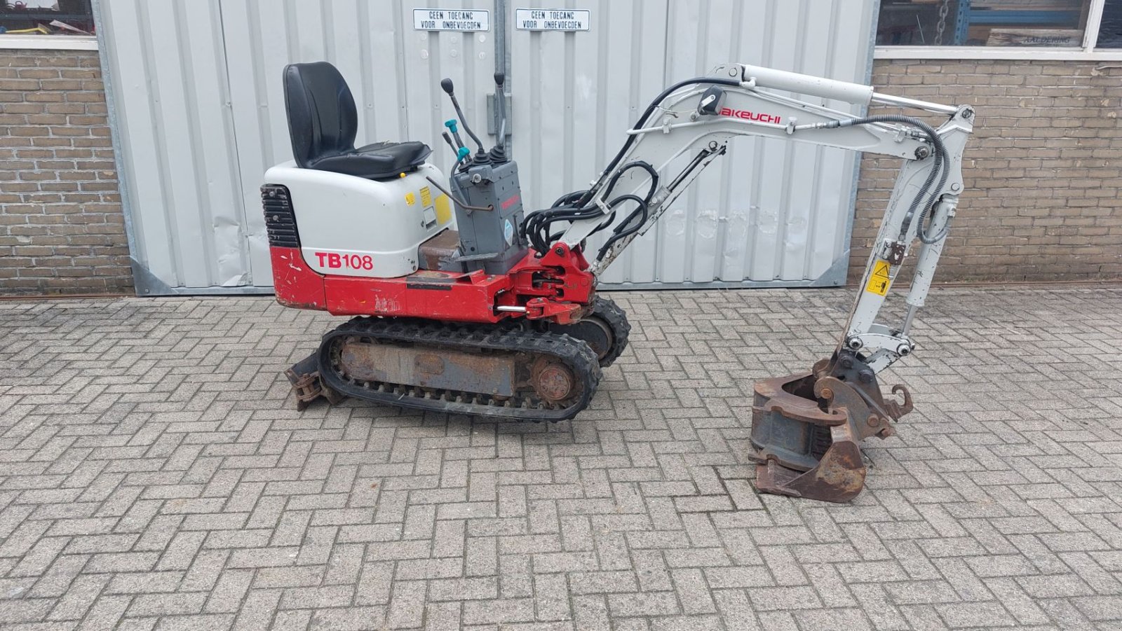 Minibagger des Typs Takeuchi TB 108, Gebrauchtmaschine in Dronten (Bild 7)