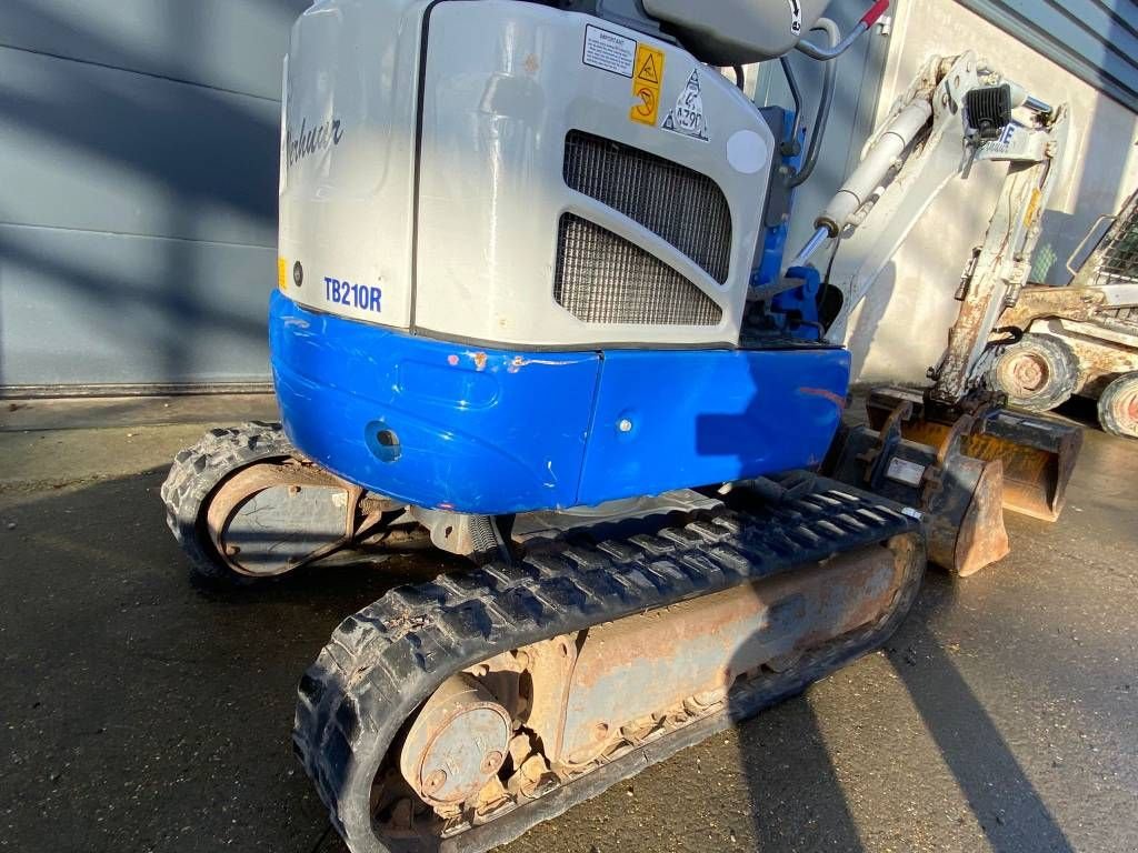 Minibagger des Typs Takeuchi TB 210 R, Gebrauchtmaschine in Vlissingen (Bild 3)