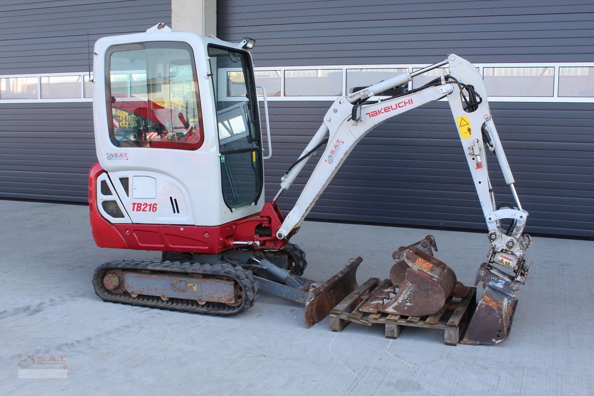 Minibagger van het type Takeuchi TB 216 mit Powertilt und Schnellwechsler, Gebrauchtmaschine in Eberschwang (Foto 2)