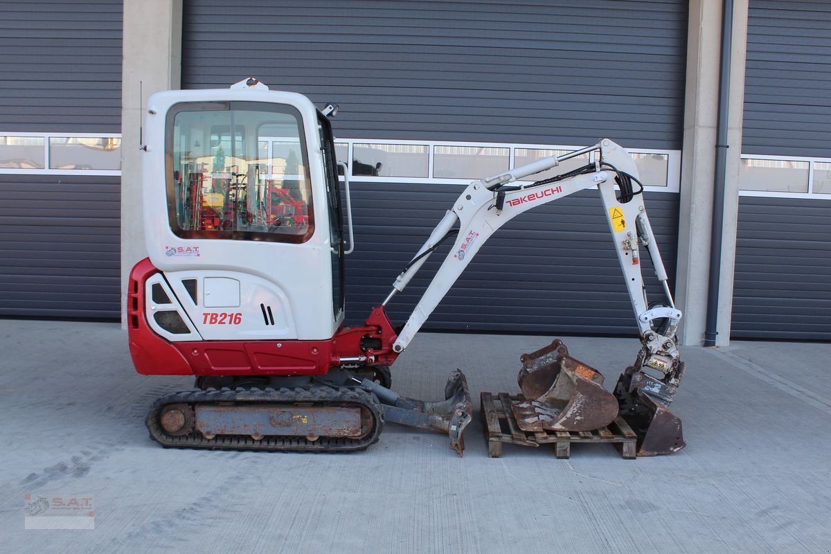 Minibagger van het type Takeuchi TB 216 mit Powertilt und Schnellwechsler, Gebrauchtmaschine in Eberschwang (Foto 3)