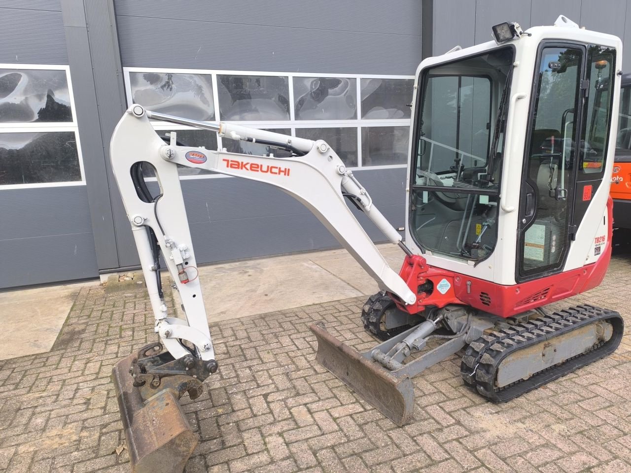 Minibagger des Typs Takeuchi TB 216, Gebrauchtmaschine in Hardegarijp (Bild 8)