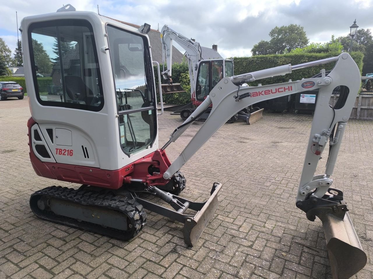 Minibagger des Typs Takeuchi TB 216, Gebrauchtmaschine in Hardegarijp (Bild 2)