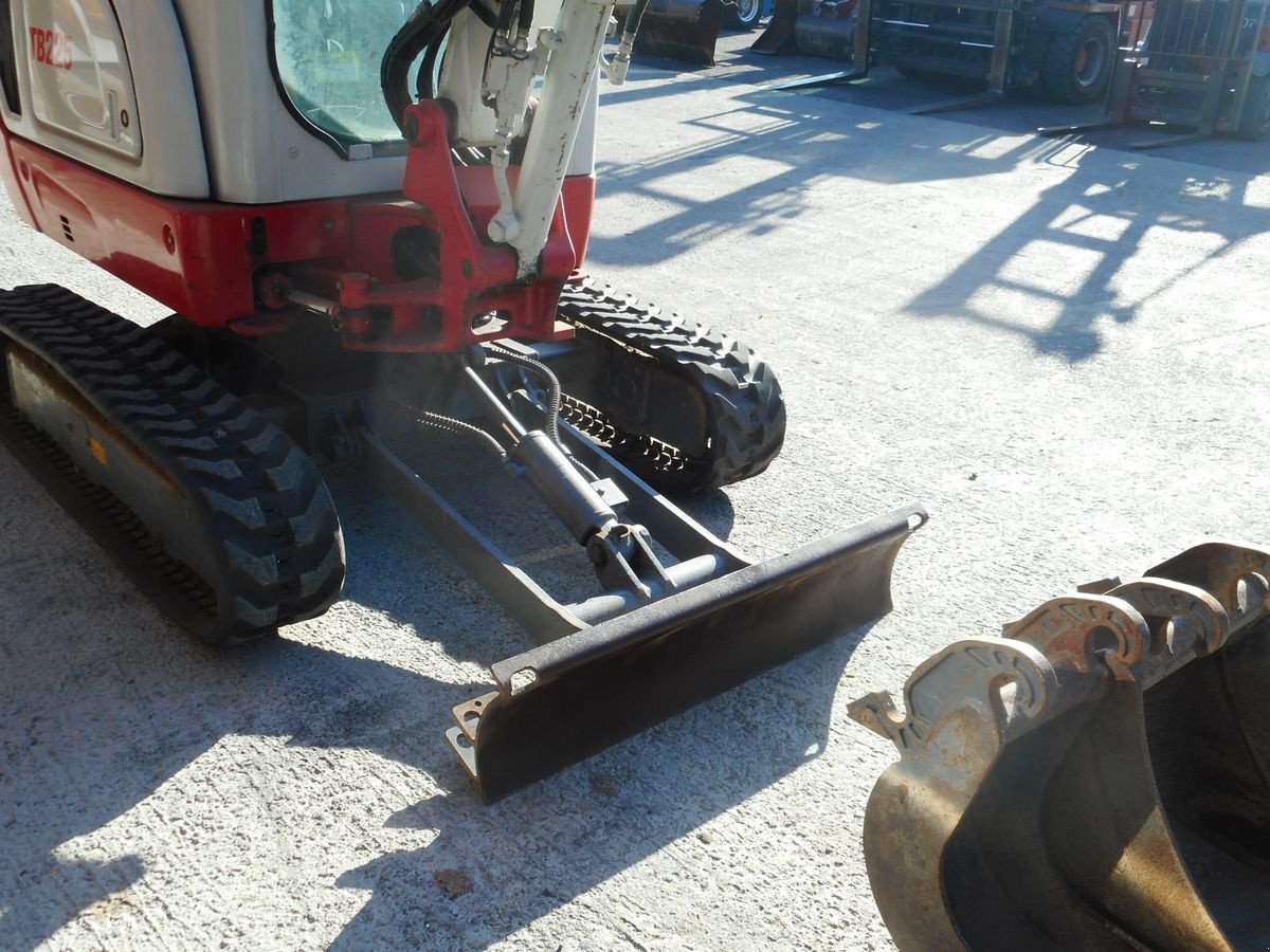 Minibagger a típus Takeuchi TB 225 ( 2.400kg ) mit hydr. Verstellfahrwerk, Gebrauchtmaschine ekkor: St. Nikolai ob Draßling (Kép 13)