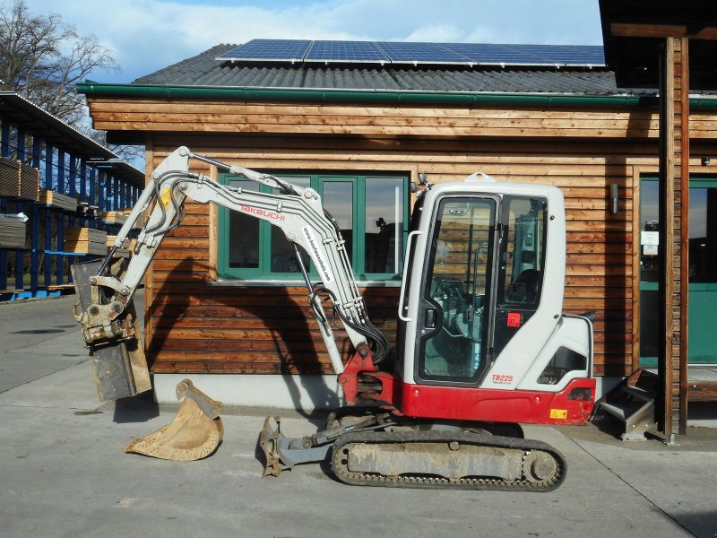 Minibagger a típus Takeuchi TB 225 ( 2.400kg ) Verstellfahrwerk u. POWERTILT, Gebrauchtmaschine ekkor: St. Nikolai ob Draßling