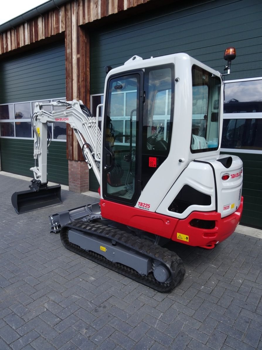 Minibagger typu Takeuchi TB 225 Nieuw, Neumaschine w Wijster (Zdjęcie 2)