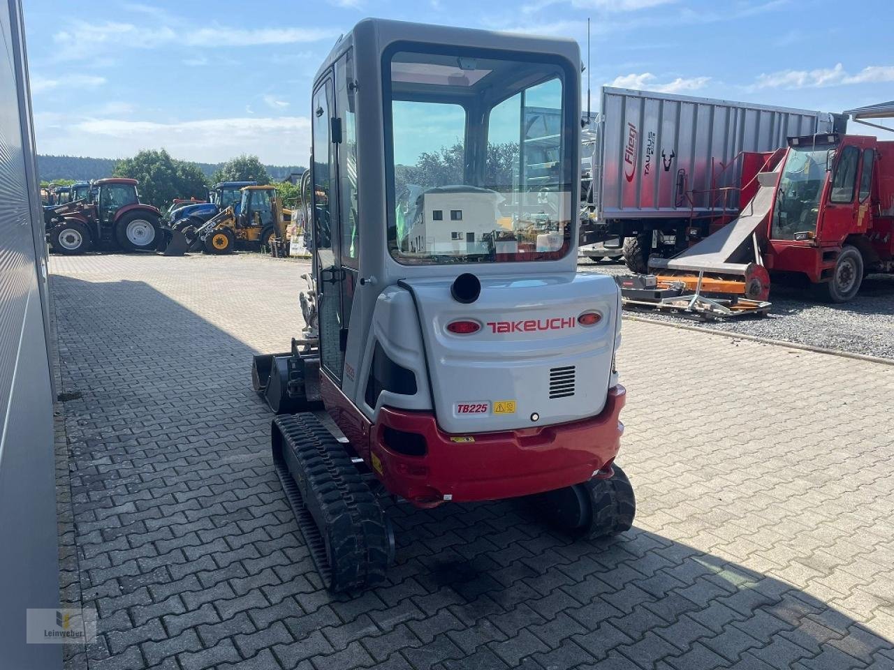 Minibagger van het type Takeuchi TB 225 V4, Gebrauchtmaschine in Neuhof - Dorfborn (Foto 4)