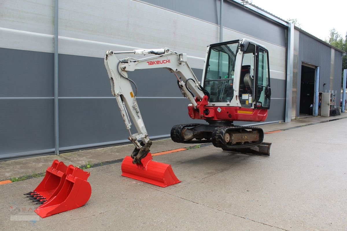 Minibagger typu Takeuchi TB 228 -3800BS-2013-Löffelpaket Neu, Gebrauchtmaschine w Eberschwang (Zdjęcie 12)