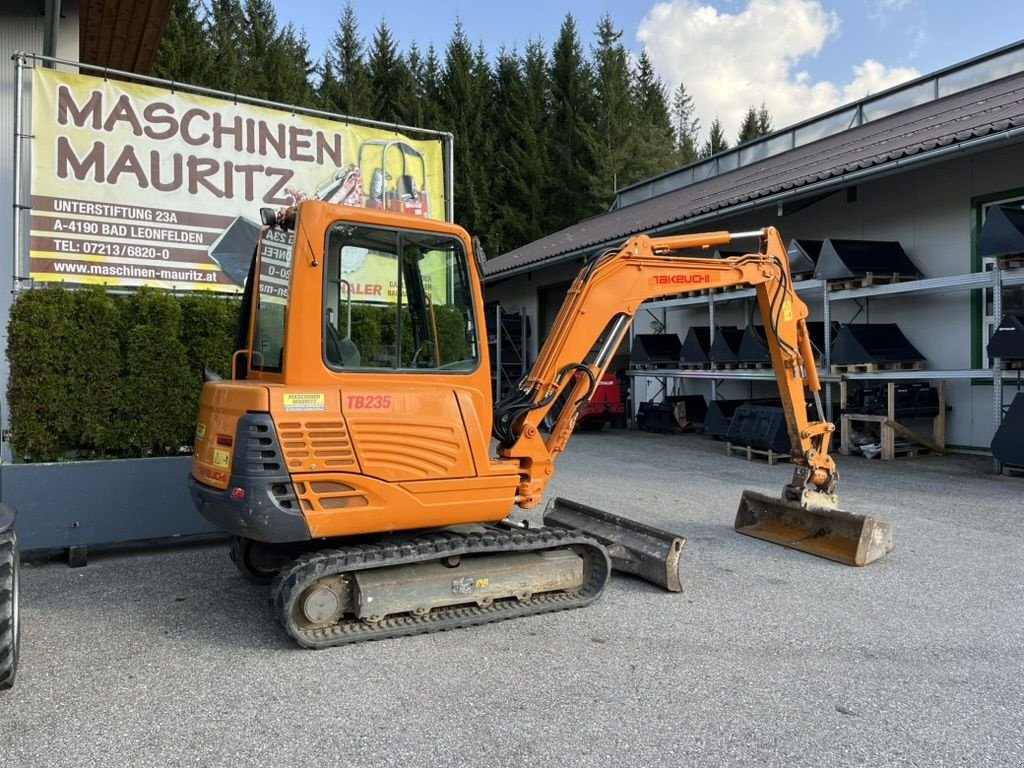 Minibagger typu Takeuchi TB 235 mit Powertilt, Gebrauchtmaschine v Bad Leonfelden (Obrázek 8)