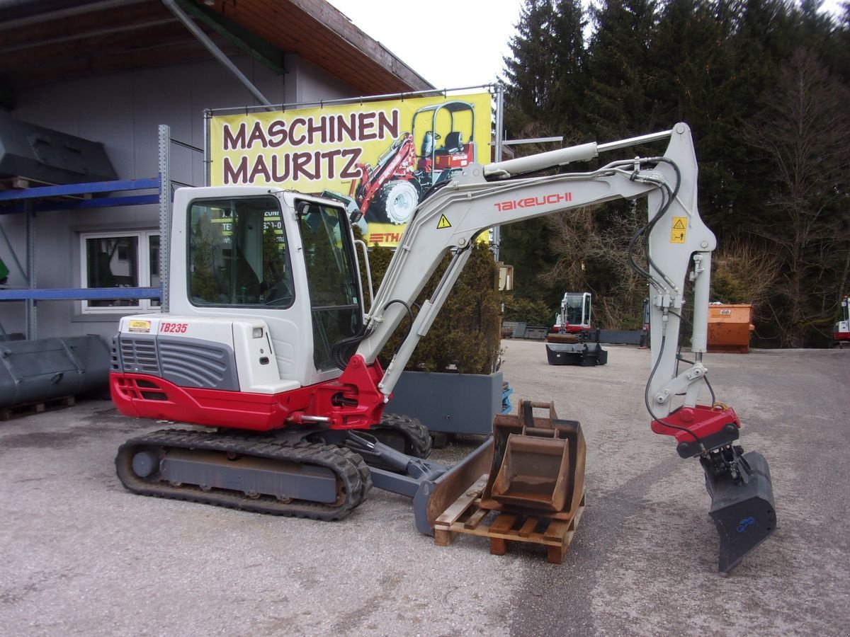 Minibagger от тип Takeuchi TB 235, Gebrauchtmaschine в Bad Leonfelden (Снимка 1)