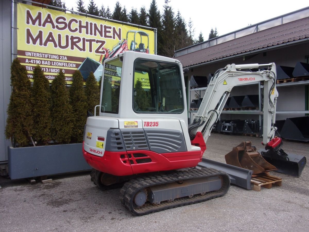 Minibagger du type Takeuchi TB 235, Gebrauchtmaschine en Bad Leonfelden (Photo 2)