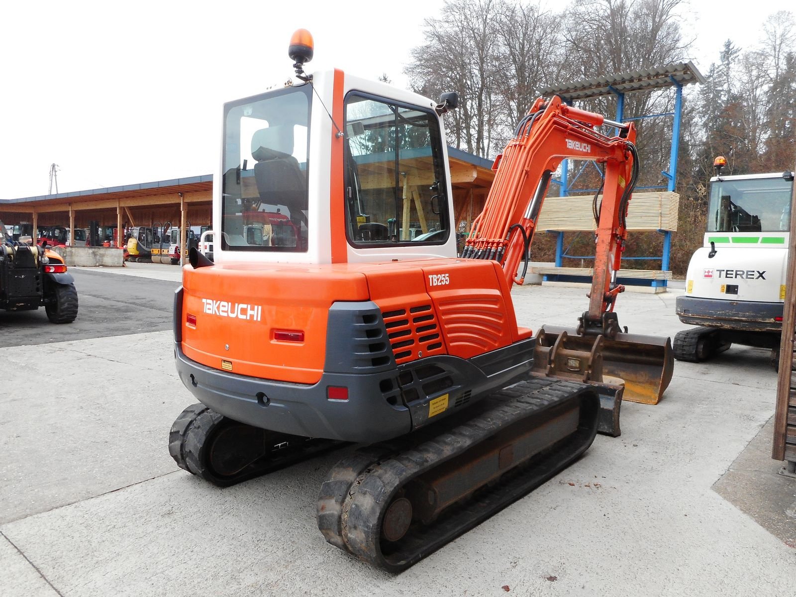 Minibagger van het type Takeuchi TB 250 ( 4.890kg ) hydr. SW + 3 Löffel + alle Le, Gebrauchtmaschine in St. Nikolai ob Draßling (Foto 4)