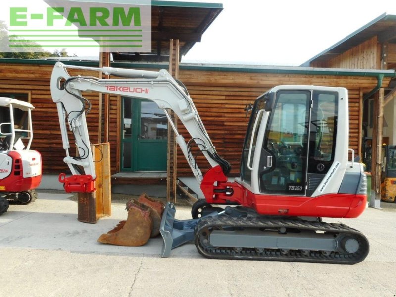 Minibagger van het type Takeuchi tb 250 ( 4.965kg ) powertilt + hydr. sw + 3 löff, Gebrauchtmaschine in ST. NIKOLAI/DR. (Foto 1)