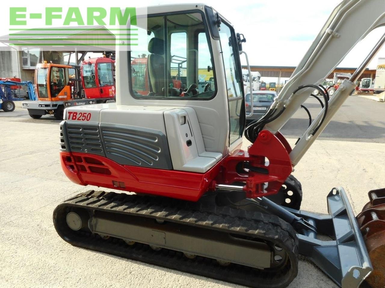 Minibagger del tipo Takeuchi tb 250 ( 4.965kg ) powertilt + hydr. sw + 3 löff, Gebrauchtmaschine en ST. NIKOLAI/DR. (Imagen 4)