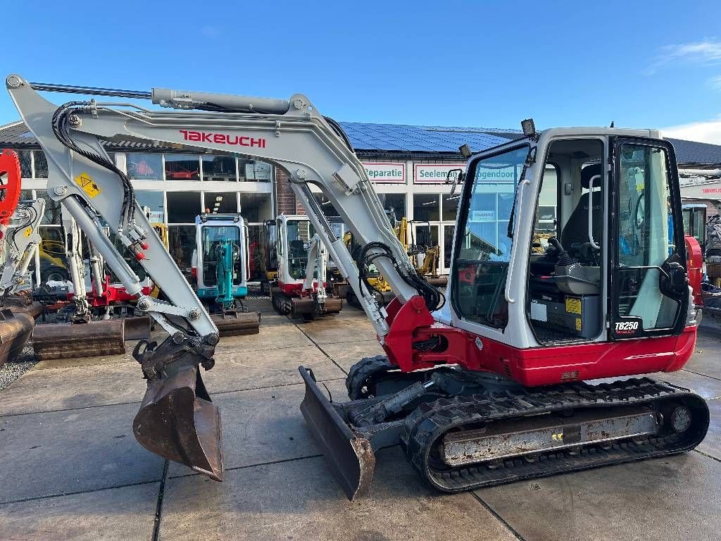 Minibagger del tipo Takeuchi TB 250, Gebrauchtmaschine en Kockengen (Imagen 1)