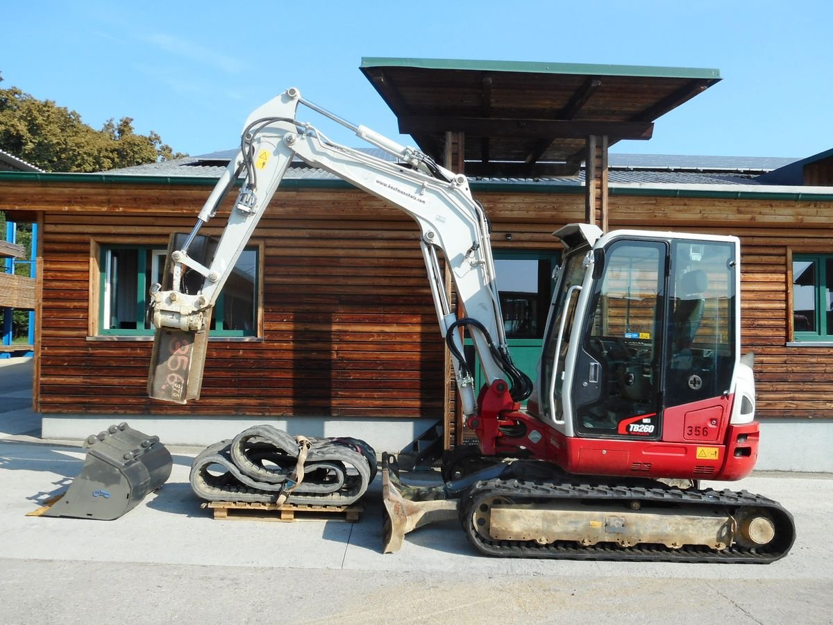 Minibagger Türe ait Takeuchi TB 260 ( 5.735kg ) POWERTILT + hydr. SW + 3 Löff, Gebrauchtmaschine içinde St. Nikolai ob Draßling (resim 1)