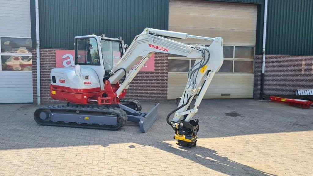 Minibagger van het type Takeuchi TB 260, Neumaschine in Goudriaan (Foto 2)