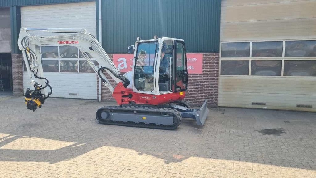 Minibagger van het type Takeuchi TB 260, Neumaschine in Goudriaan (Foto 1)