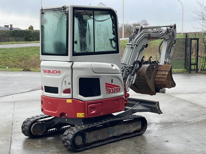 Minibagger des Typs Takeuchi TB 325 R, Gebrauchtmaschine in Waregem (Bild 7)