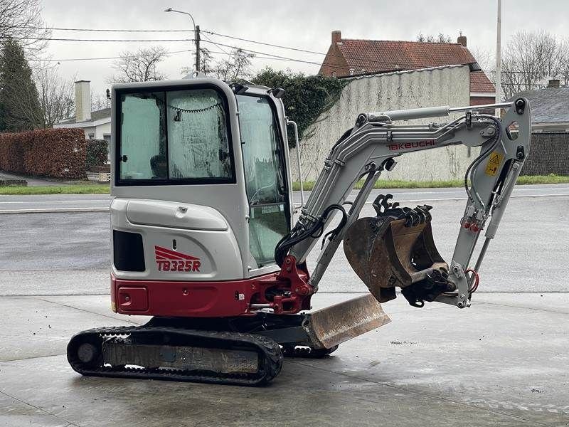 Minibagger des Typs Takeuchi TB 325 R, Gebrauchtmaschine in Waregem (Bild 8)