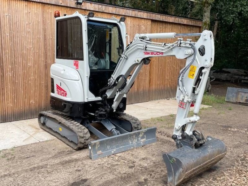 Minibagger del tipo Takeuchi TB 325 R, Neumaschine en Booischot (Imagen 1)