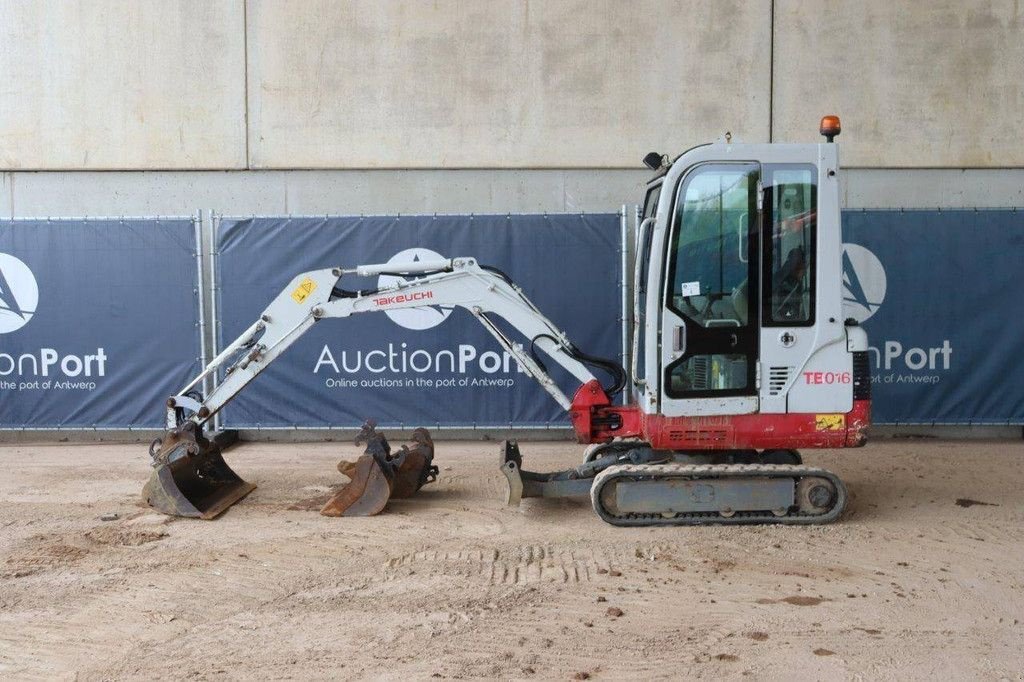 Minibagger van het type Takeuchi TB016, Gebrauchtmaschine in Antwerpen (Foto 2)