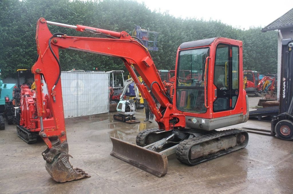 Minibagger des Typs Takeuchi TB135, Gebrauchtmaschine in Antwerpen (Bild 1)