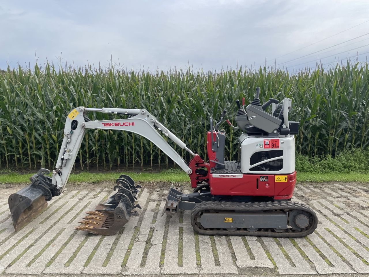 Minibagger des Typs Takeuchi TB201R, Gebrauchtmaschine in Moergestel (Bild 5)