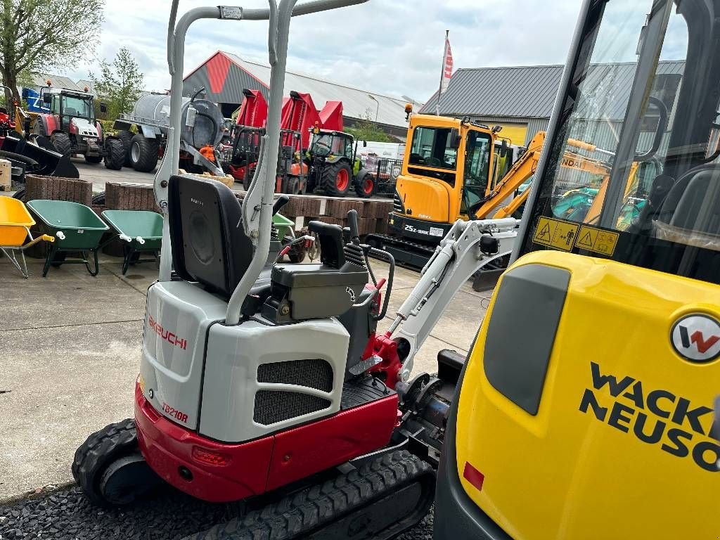 Minibagger typu Takeuchi TB210 Geresrerveerd, Gebrauchtmaschine v Kockengen (Obrázek 3)