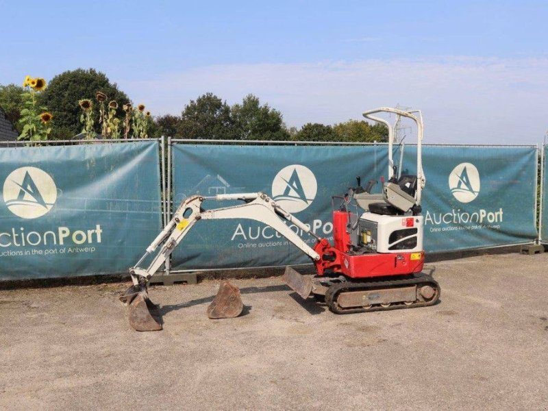 Minibagger des Typs Takeuchi TB210R, Gebrauchtmaschine in Antwerpen (Bild 1)