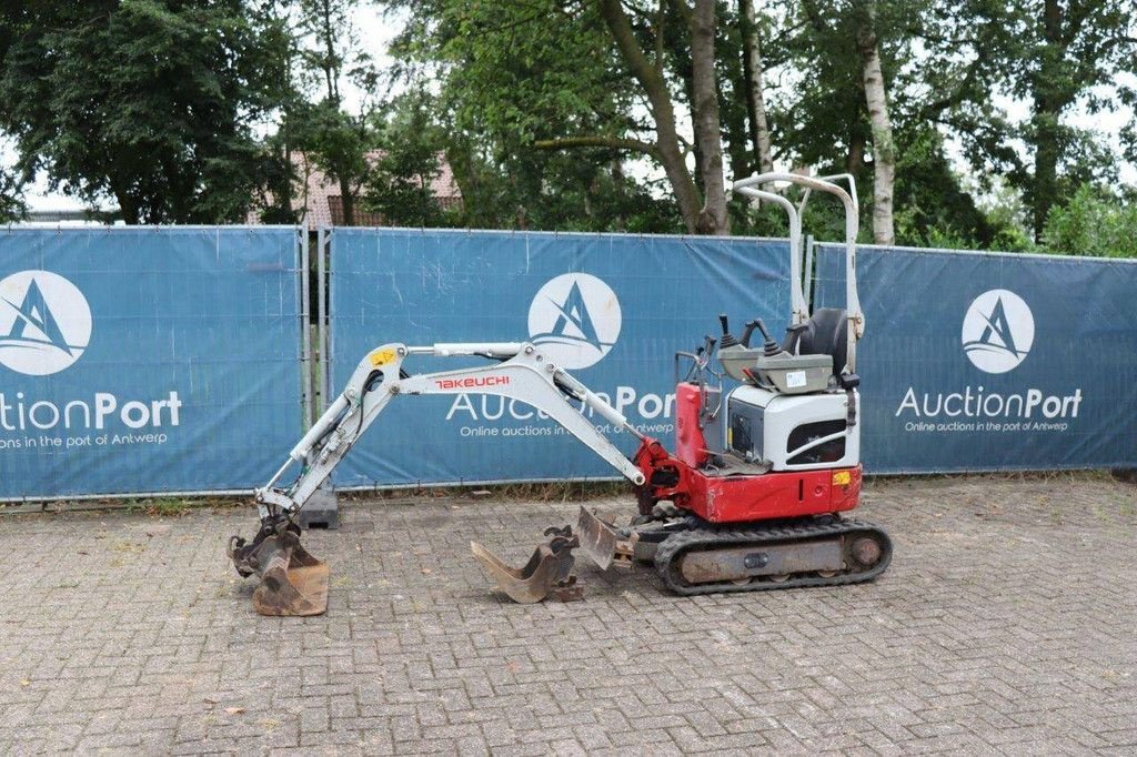 Minibagger of the type Takeuchi TB210R, Gebrauchtmaschine in Antwerpen (Picture 1)