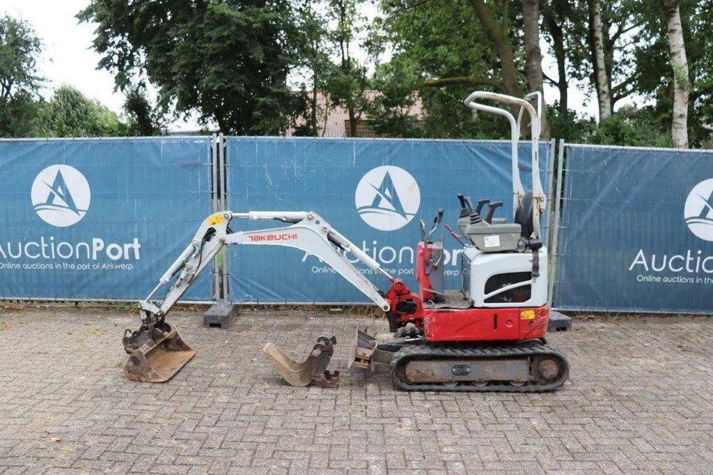 Minibagger typu Takeuchi TB210R, Gebrauchtmaschine v Antwerpen (Obrázek 2)