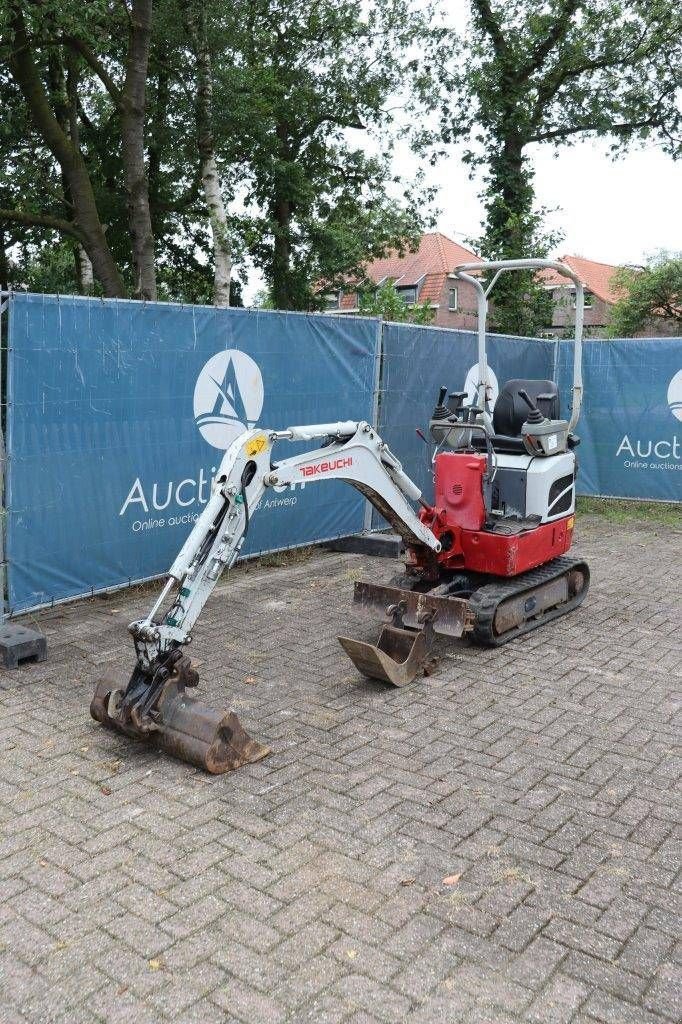 Minibagger del tipo Takeuchi TB210R, Gebrauchtmaschine In Antwerpen (Immagine 10)