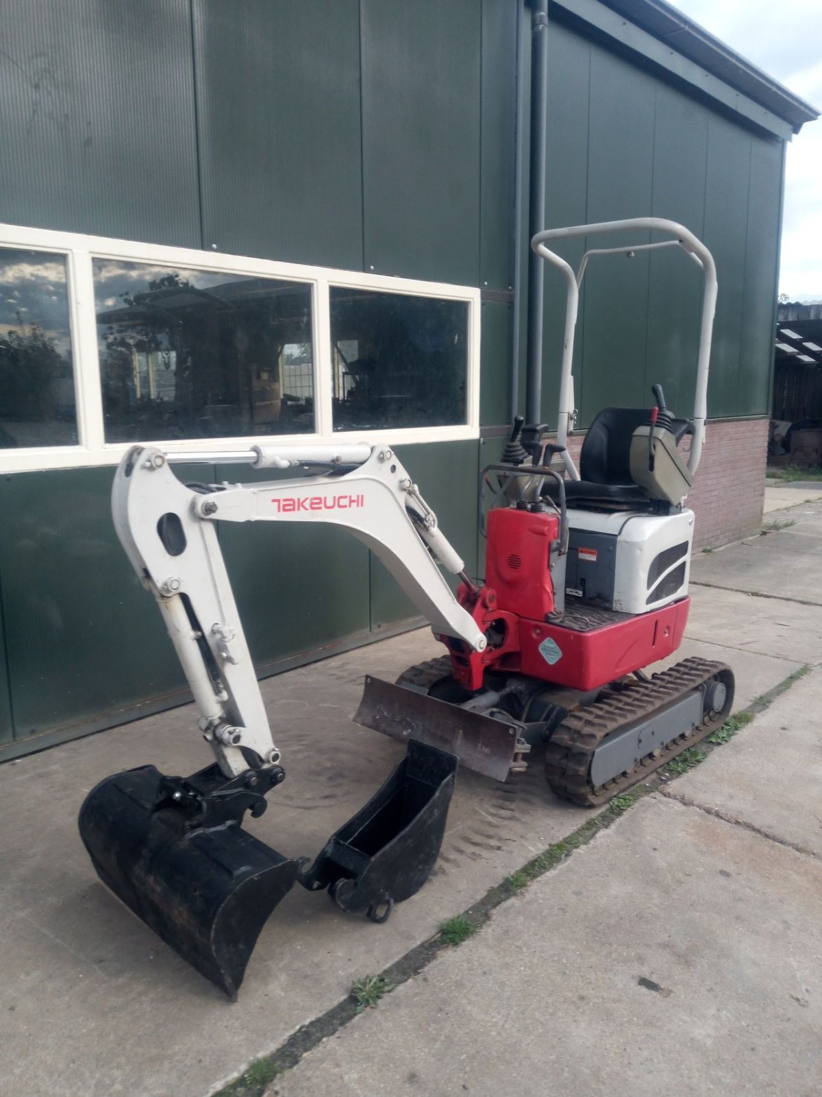 Minibagger типа Takeuchi TB210R, Gebrauchtmaschine в Waverveen (Фотография 3)