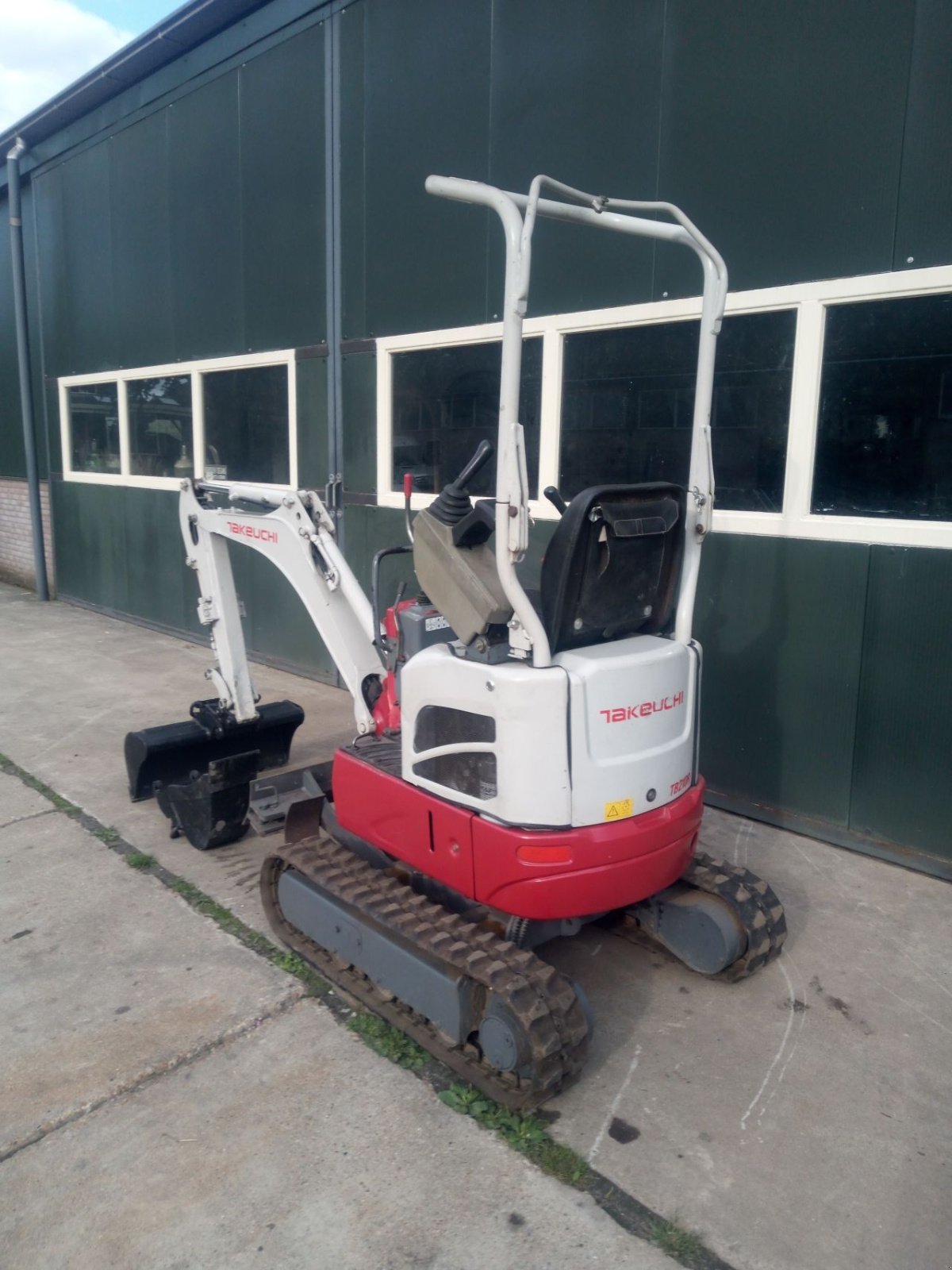 Minibagger des Typs Takeuchi TB210R, Gebrauchtmaschine in Waverveen (Bild 2)