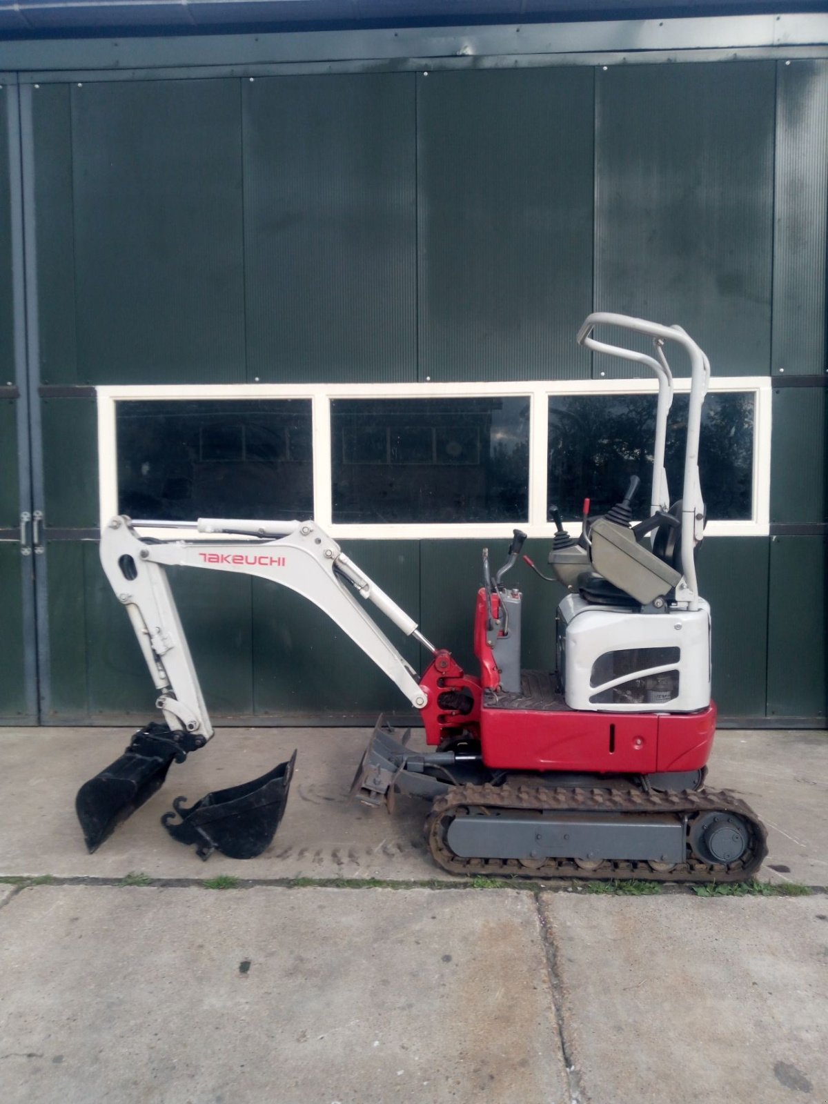 Minibagger del tipo Takeuchi TB210R, Gebrauchtmaschine In Waverveen (Immagine 1)