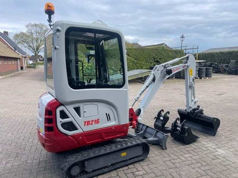 Minibagger des Typs Takeuchi TB216, Gebrauchtmaschine in Hardegarijp (Bild 2)