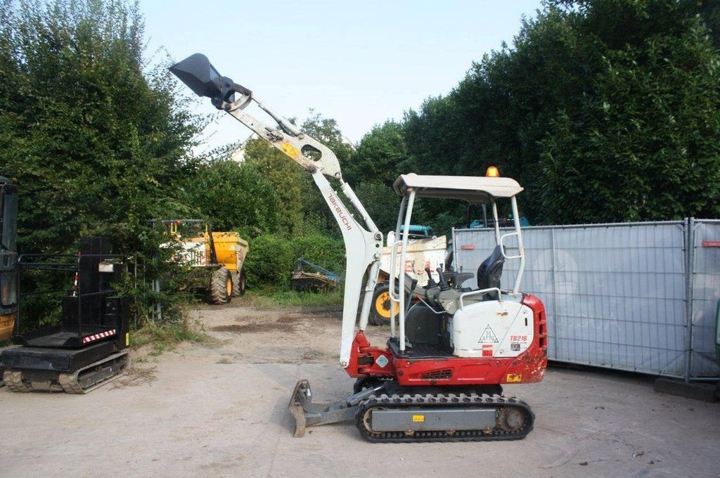 Minibagger des Typs Takeuchi TB216, Gebrauchtmaschine in Antwerpen (Bild 3)