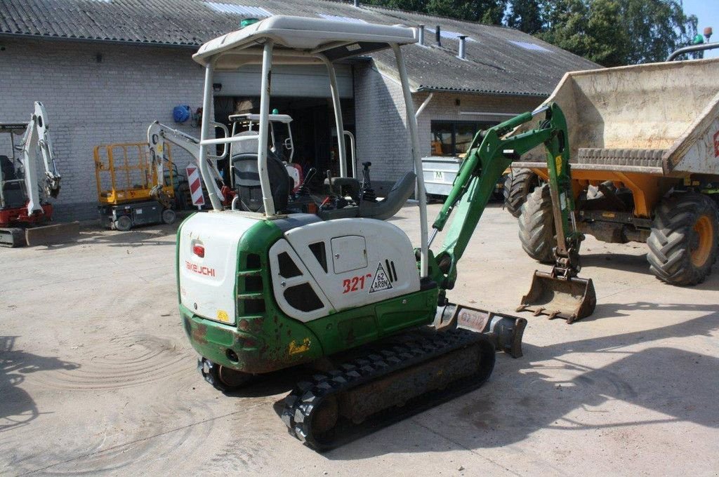 Minibagger типа Takeuchi TB216, Gebrauchtmaschine в Antwerpen (Фотография 9)