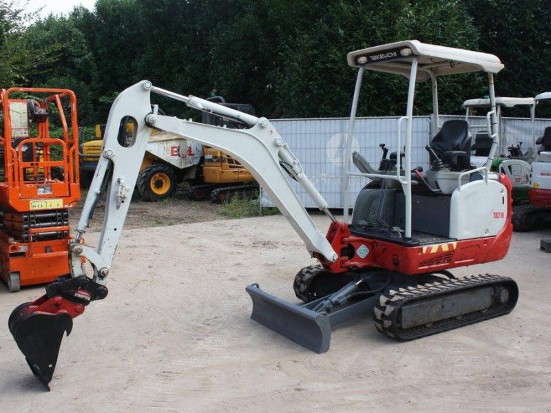 Minibagger des Typs Takeuchi TB216, Gebrauchtmaschine in Antwerpen (Bild 1)