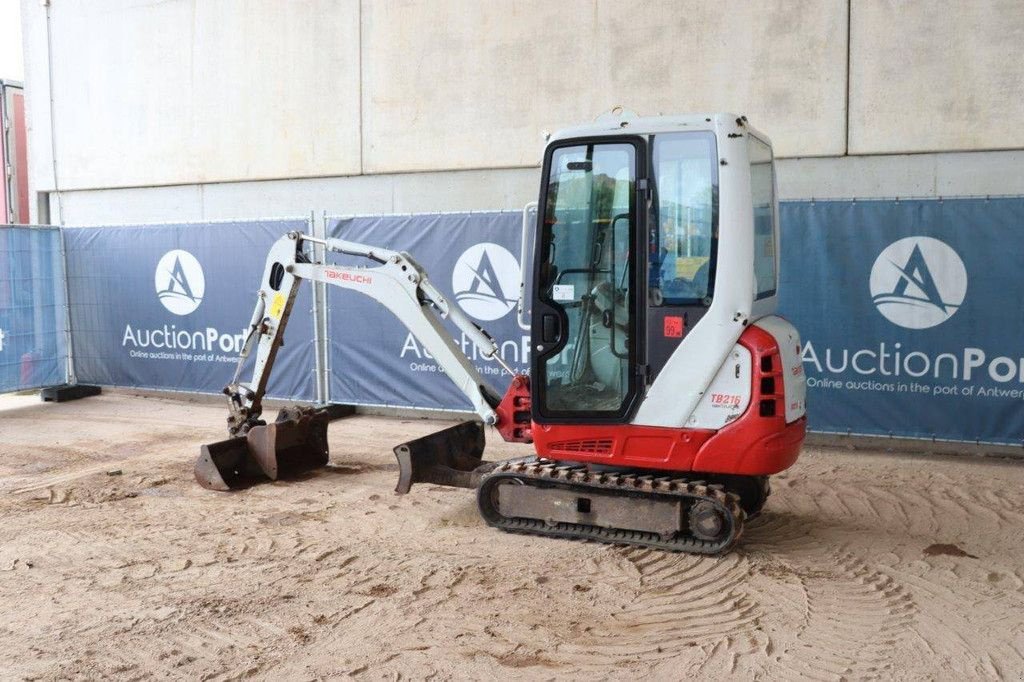 Minibagger del tipo Takeuchi TB216, Gebrauchtmaschine en Antwerpen (Imagen 3)