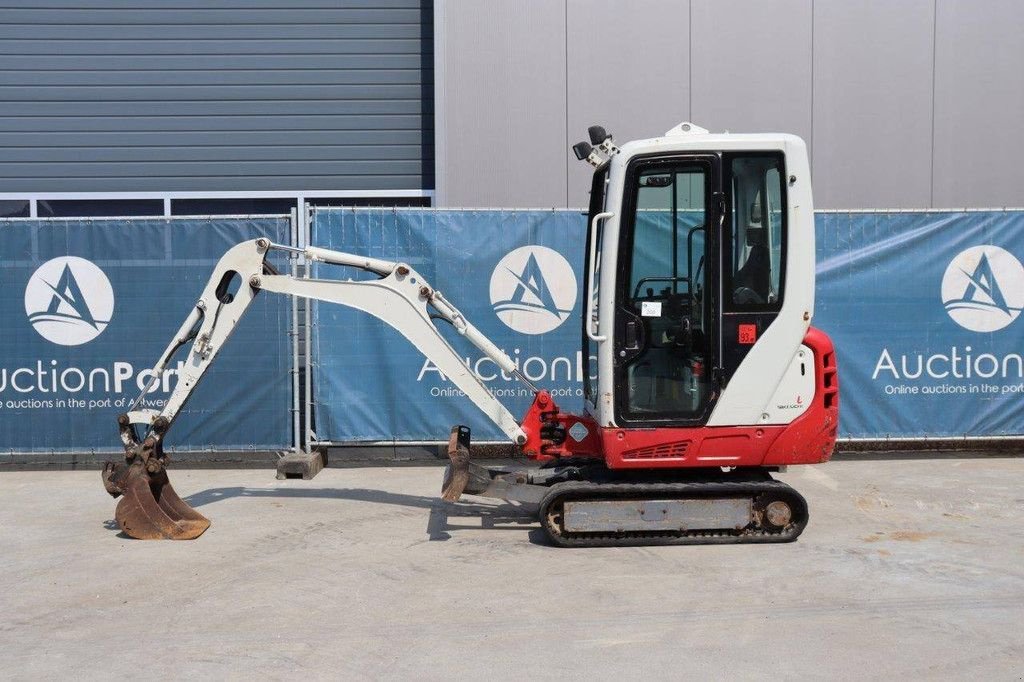 Minibagger des Typs Takeuchi TB216, Gebrauchtmaschine in Antwerpen (Bild 2)