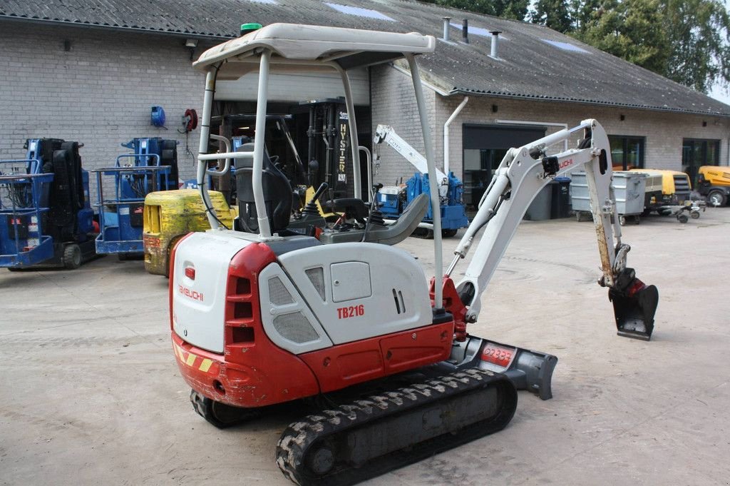 Minibagger des Typs Takeuchi TB216, Gebrauchtmaschine in Antwerpen (Bild 4)