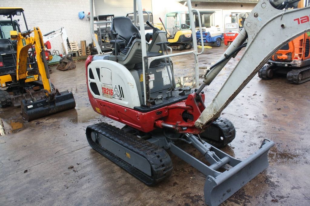 Minibagger del tipo Takeuchi TB216, Gebrauchtmaschine In Antwerpen (Immagine 8)