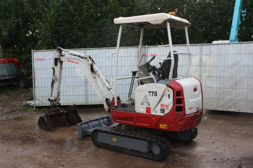 Minibagger del tipo Takeuchi TB216, Gebrauchtmaschine In Antwerpen (Immagine 2)