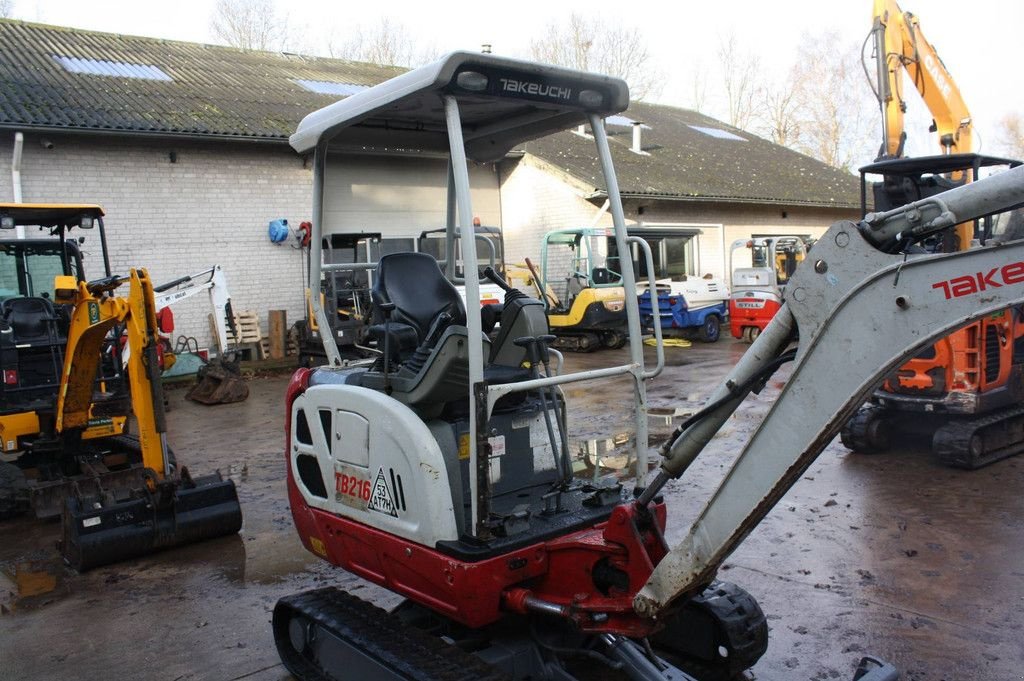 Minibagger del tipo Takeuchi TB216, Gebrauchtmaschine In Antwerpen (Immagine 9)