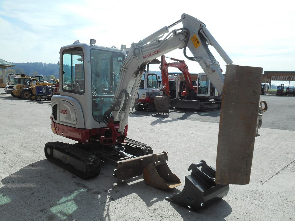 Minibagger του τύπου Takeuchi TB225 ( 2.400kg ) POWERTILT + hydr. SW + alle Le, Gebrauchtmaschine σε St. Nikolai ob Draßling (Φωτογραφία 5)