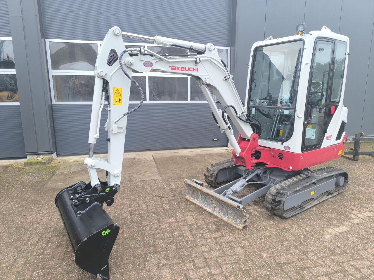 Minibagger del tipo Takeuchi TB225, Gebrauchtmaschine en Hardegarijp (Imagen 6)